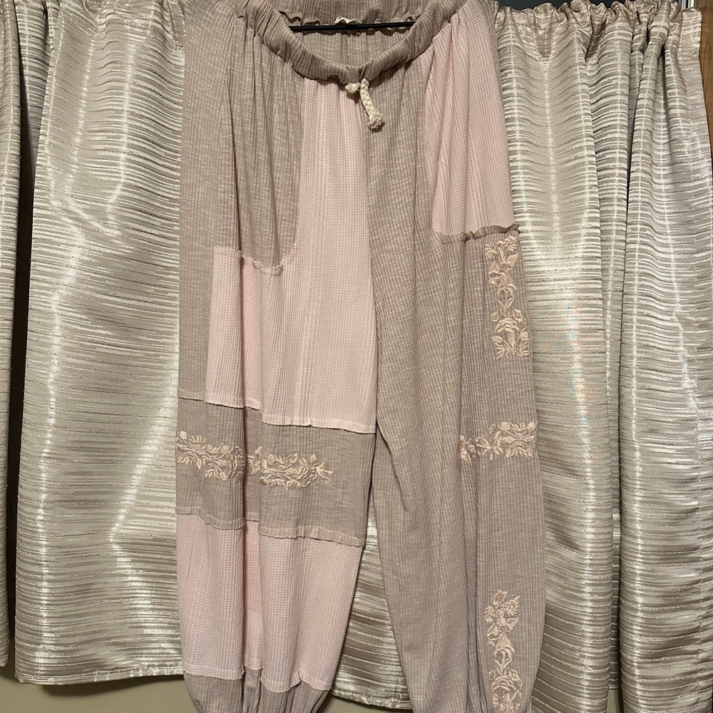 Women's Neapolitan Embroidered Lounge Pants Joggers